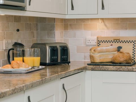 Well equipped kitchen | Applebarn - Applebarn Holidays, West Pennard, near Glastonbury