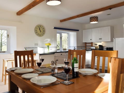 Spacious open-plan kitchen/dining room | Grange Cottage, Ovington, near Richmond