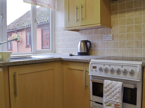 Kitchen | Stable Cottage 5 - Moor Farm Stable Cottages, Foxley, near Fakenham
