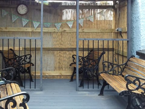 Patio area with outdoor furniture | Avoca, Looe