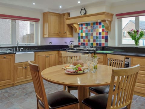 Well equipped kitchen | Hawthorn Cottage, Stranraer