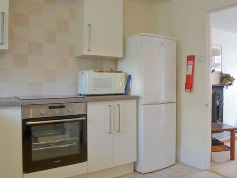 Kitchen | Bridgend Cottage, Lostwithiel
