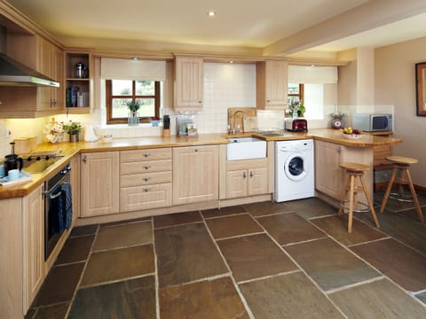 Spacious kitchen area | Birch Cottage - Smallshaw Cottages, Millhouse Green, near Penistone
