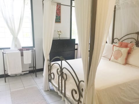 The Pearl Bedroom