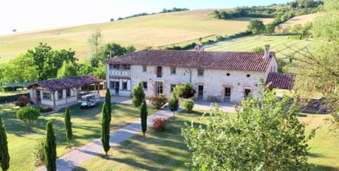 le gîte de Ségur vu du ciel