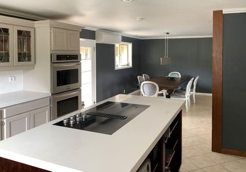 Incredible kitchen with all the tools a hobby cook desires.