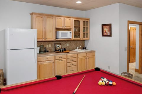 Bonus Room Kitchenette