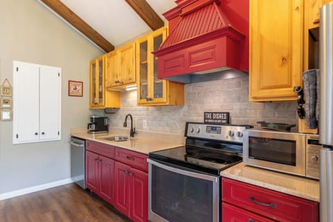 Updated kitchen and appliances