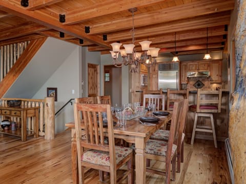 MMH 4 Mountain Home, Dining, 3