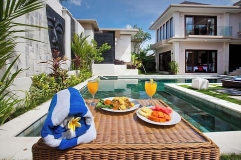 Harmony 6 Bed Family Villa-Near Seminyak