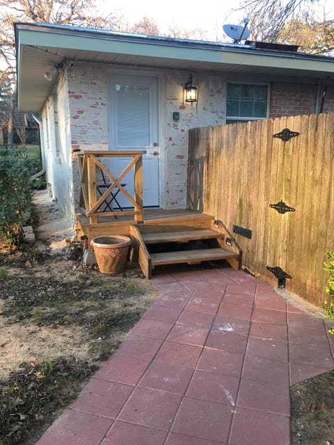 Private Entrance with lockbox. 