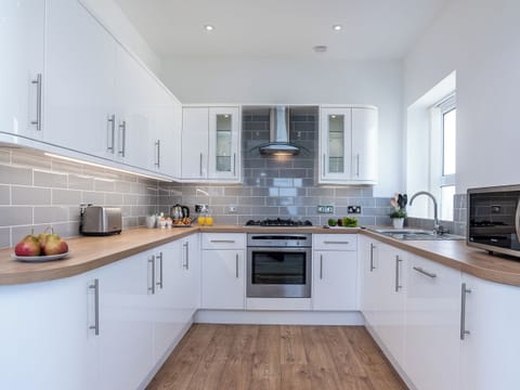 Open plan living space | The Cliff Top, Torquay