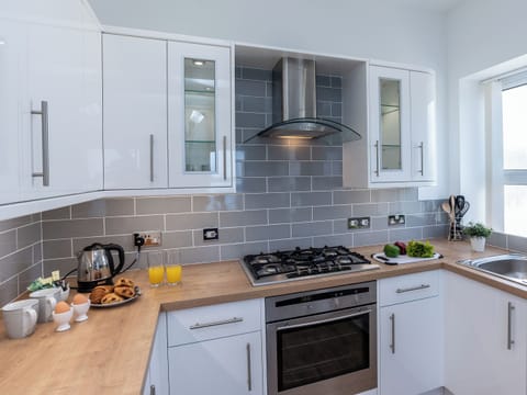 Open plan living space | The Cliff Top, Torquay