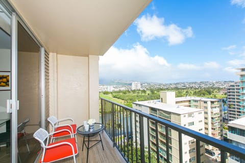 Relax on lanai overlooking Waikiki