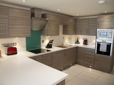Kitchen | Apartment 5 Latitude 51 - Latitude 51, Westward Ho!