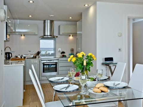 Dining Area | 4 Ocean Point - Ocean Point, Saunton