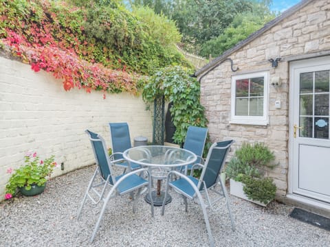 Sitting-out-area | The Retreat, Wareham