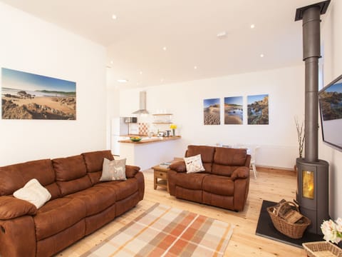 Spacious open plan living space | The Red Barn, Braunton, near Barnstaple