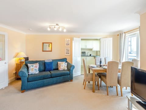 Open plan living space | 56 Moorings Reach - Moorings Reach, Brixham