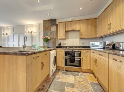 Kitchen | 6 Torwood Gables - Torwood Gables, Torquay