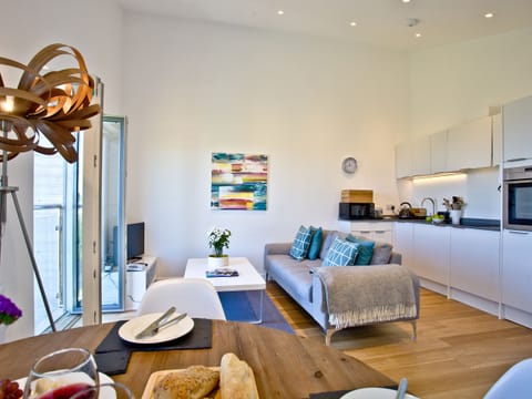 Open plan living space | Una Aurum 56 - St Ives Resort, Carbis Bay, near St Ives