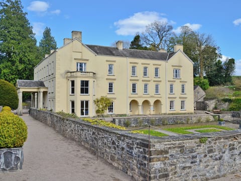 Aberglasney Gardens | Carmarthenshire, Wales
