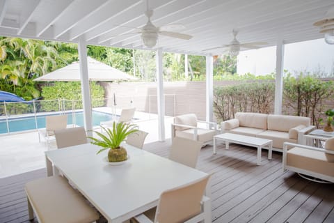 Patio/ pool with childproof fence if wanted