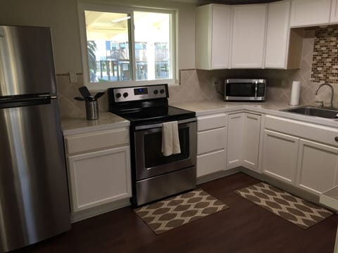 Fully equipped kitchen