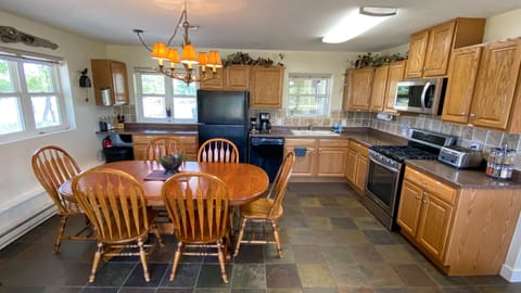 Kitchen and dining area.