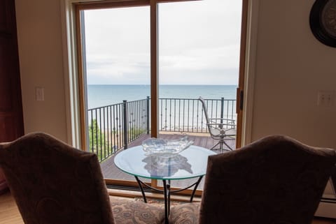 Sliding doors to deck off kitchen/living room