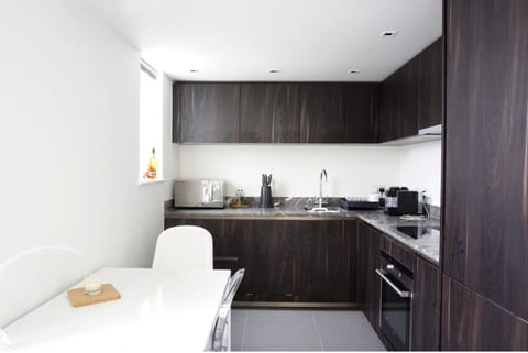 Fully Equipped Kitchen + Dining Table, Nespresso Coffee Machine, Dishwasher and more!
