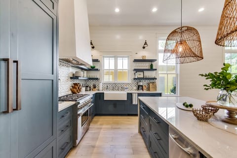 First Floor: Kitchen