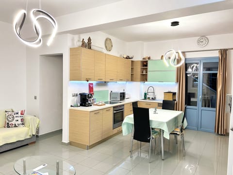 2nd floor; kitchen/dining room