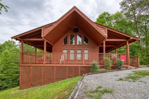 Pigeon Forge Cabin - Possum Moon