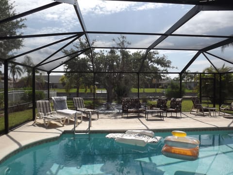 Pool Enclosur