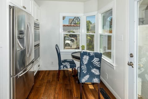 Kitchen breakfast nook