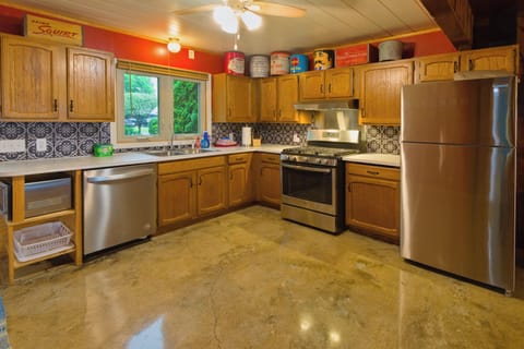 Prepare fantastic meals and snacks in the full kitchen.