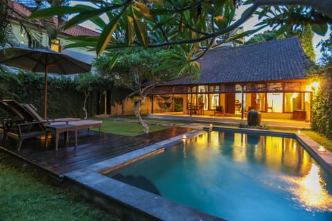 Relaxing Pool Villa in 66 