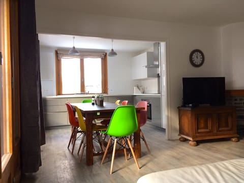 Dining area / kitchen