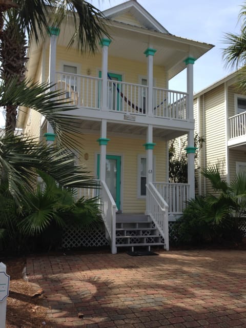 MELLOW YELLOW BEACH HOUSE
