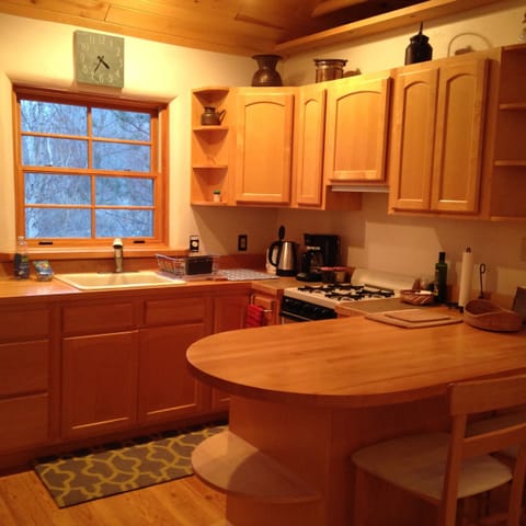 Cooking is a pleasure in the full well equipped kitchen