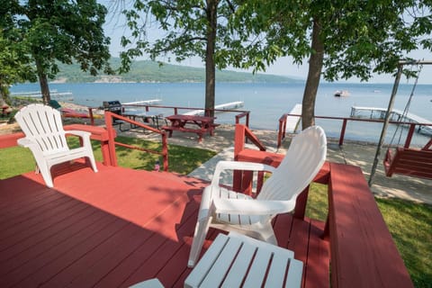 Come sit on the deck and read a good book with a refreshing beverage.