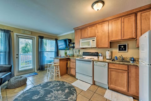 Kitchen | Coffee Maker | Paper Towels | Trash Bags