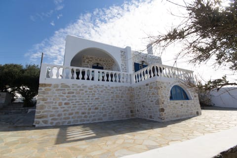 Seafront house Irini