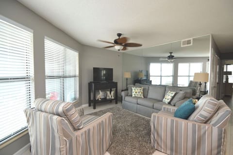 Sandpiper 15B Living Room Area