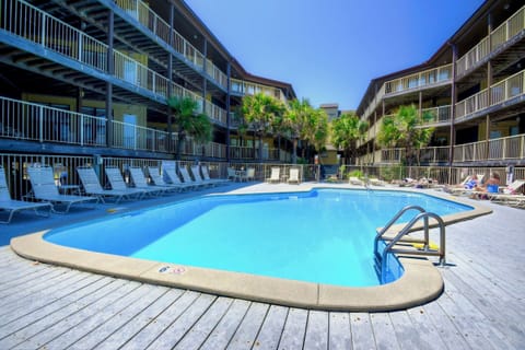Sandpiper Close up view of pool