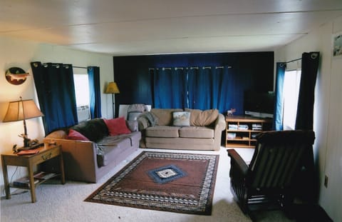 Comfortable, clean and quiet.  360 degrees of mountain views!