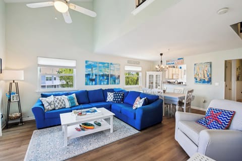 Main Level,Living Room,