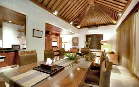 Luxury Balinese Villa in Sanur: Private Beach Entrance and Private Chef Villa in Denpasar