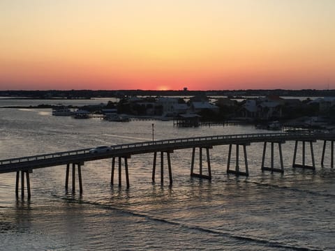  Beautiful sunsets from deck!